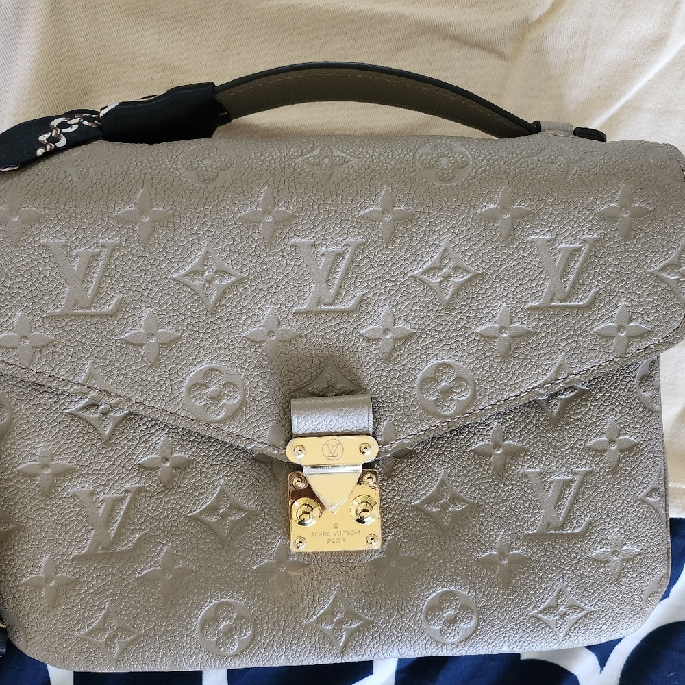 Louis Vuitton Metis Pochette